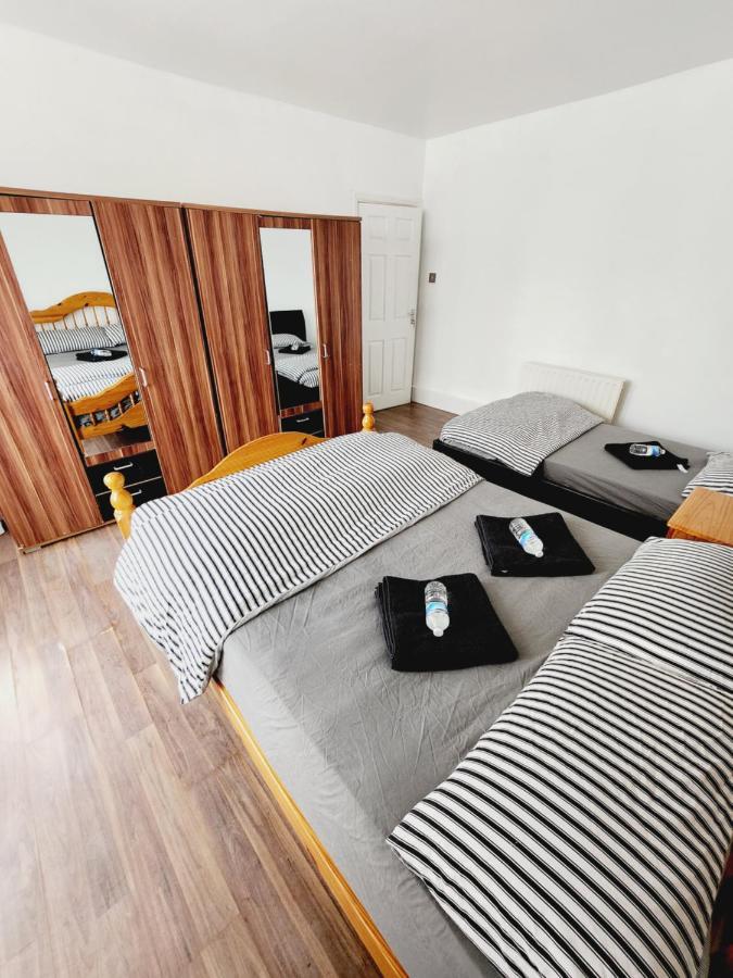 לונדון Affordable Private Rooms In Wembley מראה חיצוני תמונה