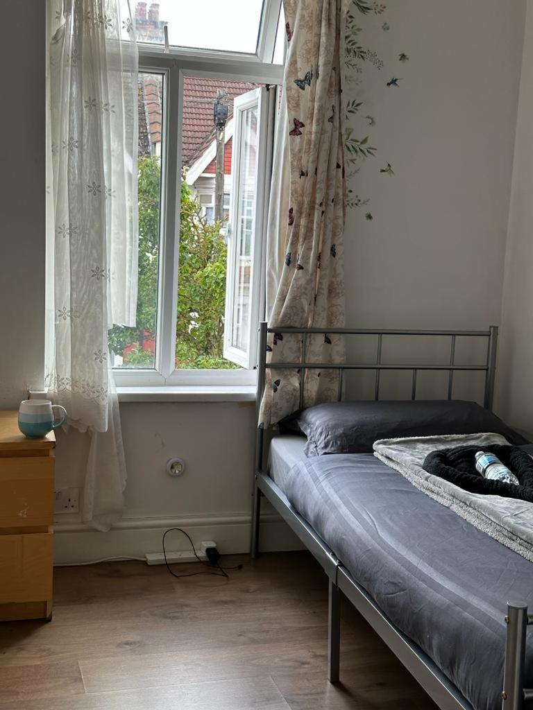 לונדון Affordable Private Rooms In Wembley מראה חיצוני תמונה